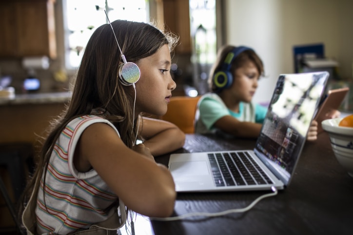 Brother and sister e-learning at home
